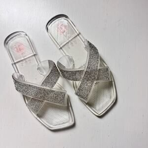 Nicole Miller Testy Silver White Cross Strap Women's Flat Sandals Sz 6